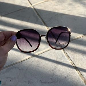 Tahari sunglasses